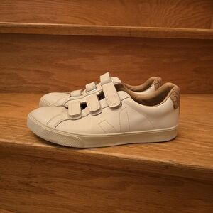 Veja Leather Sneakers For Women Size 7 US